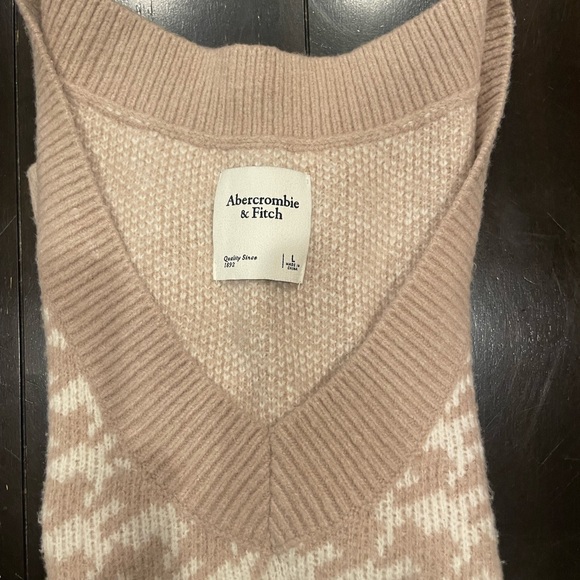 Abercrombie & Fitch Houndstooth Women's Sweater Vest ( Large) - Picture 9 of 9